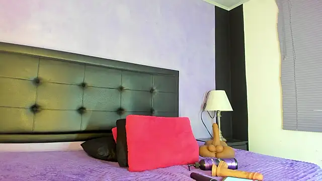 GreciaFox1 online show from March 13, 2026, 12:10 pm