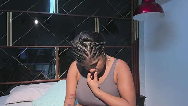 HannyThompson online show from March 15, 2026, 12:45 pm