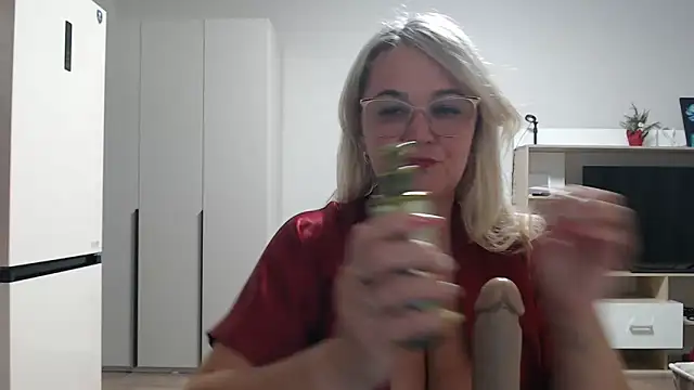 EleanoraDream online show from February 15, 2026, 11:42 am