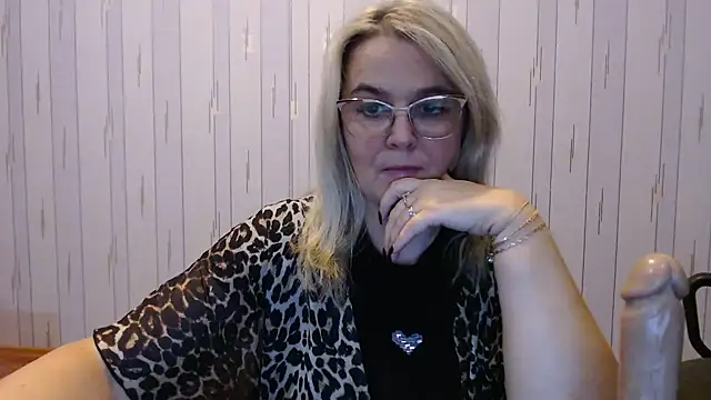 EleanoraDream online show from November 8, 2025, 3:15 pm