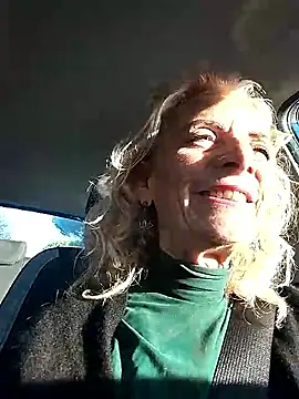 clarabell4 online show from December 17, 2025, 8:19 am