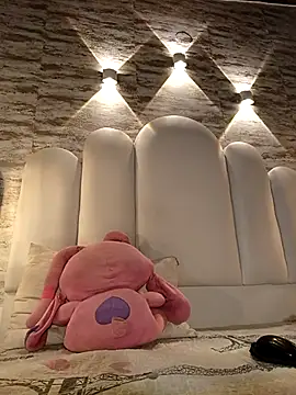 Yassy vazquez online show from March 4, 2026, 7:43 pm