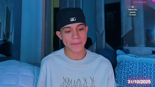 Sebax Young online show from October 31, 2025, 9:00 pm