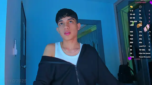 Sebax Young online show from October 28, 2025, 4:13 am