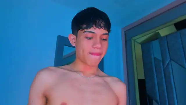 Sebax Young online show from December 2, 2025, 3:41 am