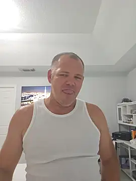 Snapshot of cubanitofeliz40 chatting on May 19, 2026, 6:15 pm cubanitofeliz40 online show from May 19, 2026, 6:15 pm