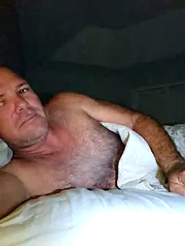 Snapshot of cubanitofeliz40 chatting on December 18, 2025, 11:25 am cubanitofeliz40 online show from December 18, 2025, 11:25 am