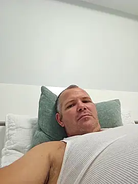 cubanitofeliz40 online show from April 3, 2026, 8:26 pm