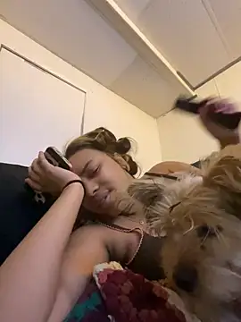 nuttybutter999999 online show from April 1, 2026, 8:48 am