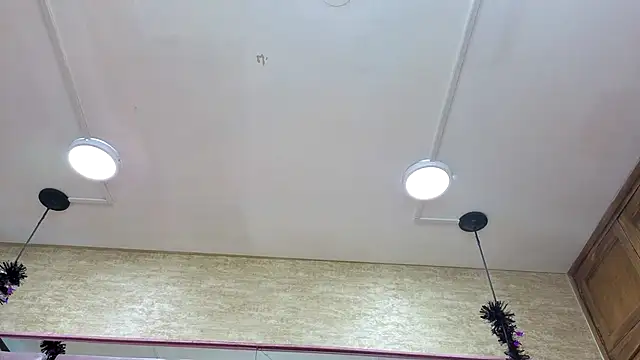 ThaliaCross online show from November 12, 2025, 8:23 pm