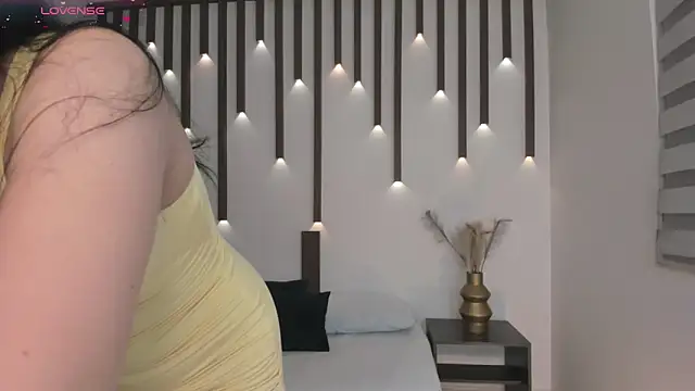 Snapshot of emma_fhox chatting on February 20, 2026, 2:19 am emma fhox online show from February 20, 2026, 2:19 am