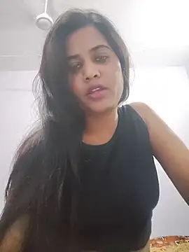 cute radhikaa online show from May 24, 2026, 7:08 am