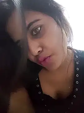cute radhikaa online show from May 21, 2026, 7:06 am