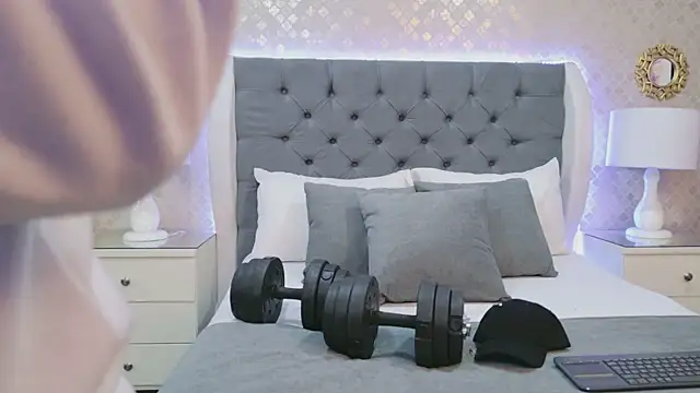 Snapshot of ZoeKrug chatting on January 6, 2026, 1:15 pm ZoeKrug online show from January 6, 2026, 1:15 pm