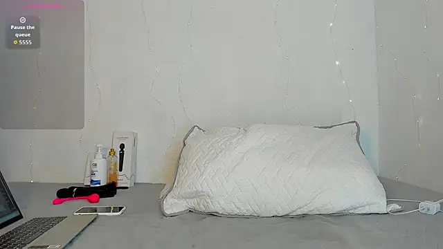 Snapshot of hot_boy_04 chatting on March 20, 2026, 3:46 pm hot boy 04 online show from March 20, 2026, 3:46 pm