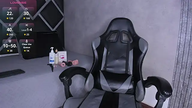 hot boy 04 online show from October 3, 2025, 1:23 pm