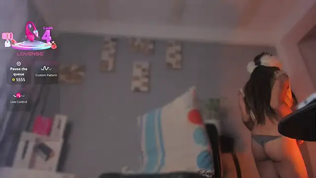 Snapshot of Chloe_cooperr chatting on October 30, 2025, 7:00 pm Chloe cooperr online show from October 30, 2025, 7:00 pm