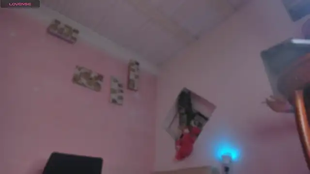 Snapshot of Chloe_cooperr chatting on January 11, 2026, 4:30 am Chloe cooperr online show from January 11, 2026, 4:30 am