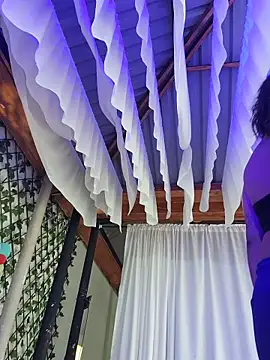 Snapshot of Yessica_Lopezz chatting on May 26, 2026, 12:25 pm Yessica Lopezz online show from May 26, 2026, 12:25 pm