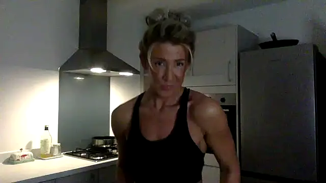 Bratty-Blonde55 online show from October 7, 2025, 6:31 pm