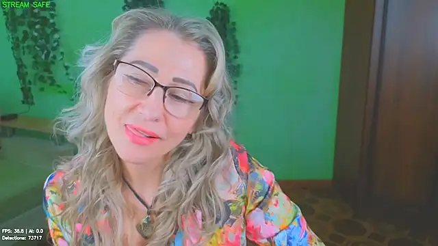 Snapshot of Habibi_Honeyy chatting on June 30, 2026, 1:33 pm Habibi Honeyy online show from June 30, 2026, 1:33 pm