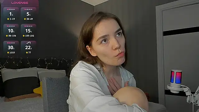 Snapshot of sweete_chantal chatting on May 7, 2026, 8:23 pm sweete chantal online show from May 7, 2026, 8:23 pm