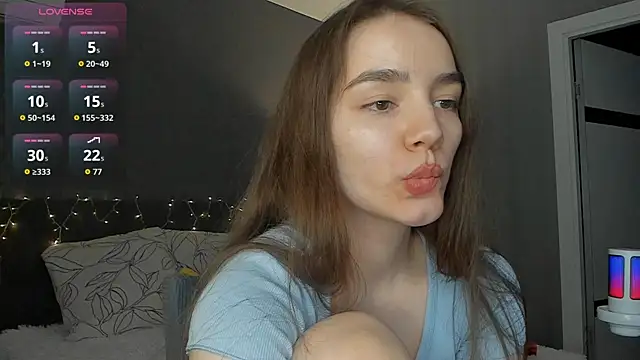 Snapshot of sweete_chantal chatting on May 17, 2026, 7:25 pm sweete chantal online show from May 17, 2026, 7:25 pm