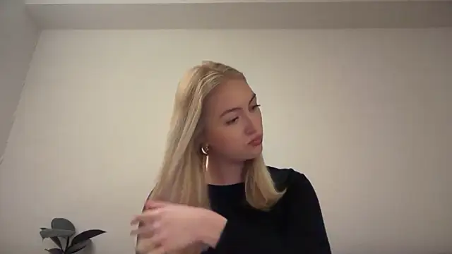 Kitty Swetty online show from April 21, 2026, 7:20 pm