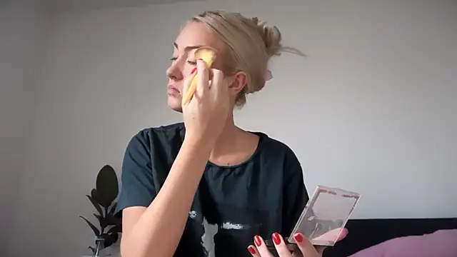 Snapshot of Kitty_Swetty chatting on October 13, 2025, 11:45 am Kitty Swetty online show from October 13, 2025, 11:45 am