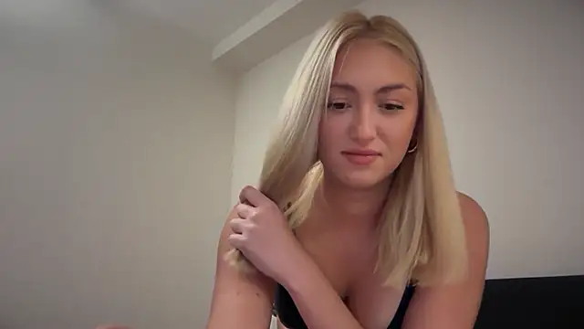 Snapshot of Kitty_Swetty chatting on November 13, 2025, 5:17 pm Kitty Swetty online show from November 13, 2025, 5:17 pm