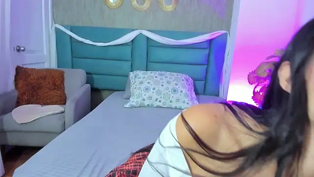 Snapshot of KamileBlake chatting on December 21, 2025, 4:25 am KamileBlake online show from December 21, 2025, 4:25 am