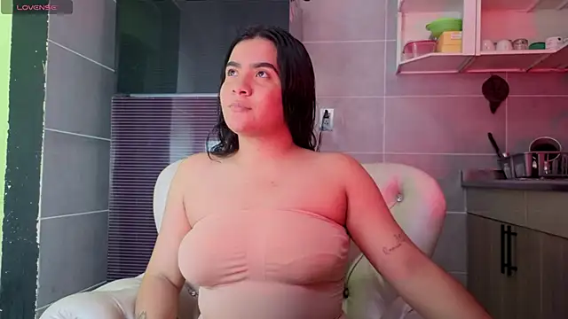 KARINAJTORRES online show from November 29, 2025, 9:26 pm