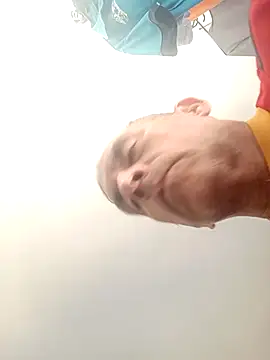 Snapshot of albert_guzmann chatting on October 24, 2025, 3:00 pm albert guzmann online show from October 24, 2025, 3:00 pm