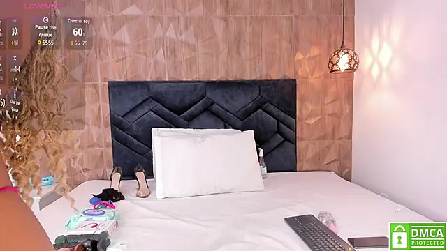 Snapshot of Gia_Scott chatting on December 3, 2025, 8:52 pm Gia Scott online show from December 3, 2025, 8:52 pm