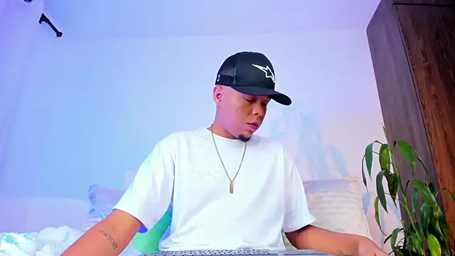 Snapshot of asmodeo_33 chatting on February 19, 2026, 5:48 am asmodeo 33 online show from February 19, 2026, 5:48 am