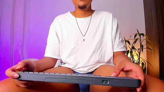 Snapshot of asmodeo_33 chatting on September 18, 2025, 11:19 pm asmodeo 33 online show from September 18, 2025, 11:19 pm