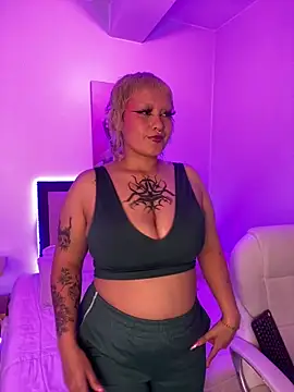 Snapshot of pink_maddy chatting on September 12, 2025, 4:01 am pink maddy online show from September 12, 2025, 4:01 am