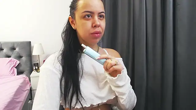 Casiana  online show from February 27, 2026, 6:35 am