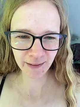 Snapshot of Bikergirl_97 chatting on May 7, 2026, 10:51 am Bikergirl 97 online show from May 7, 2026, 10:51 am
