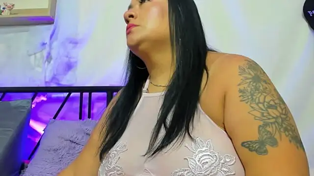 Clunita online show from January 7, 2026, 4:23 pm