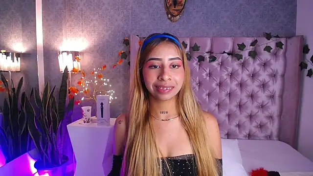 Snapshot of laila_stilwiills chatting on November 5, 2025, 1:09 am laila stilwiills online show from November 5, 2025, 1:09 am