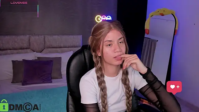 Arinextdoor online show from January 15, 2026, 3:10 am