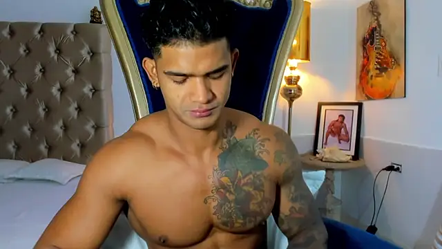 antonio  444 online show from December 4, 2025, 12:26 pm