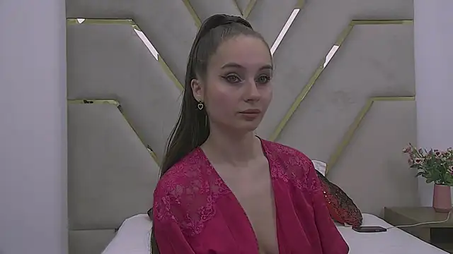 Snapshot of JolieDunne chatting on June 10, 2026, 8:04 am JolieDunne online show from June 10, 2026, 8:04 am