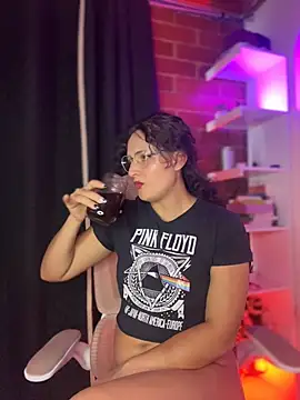 Snapshot of Dannaa_Lovs chatting on October 29, 2025, 5:45 pm Dannaa Lovs online show from October 29, 2025, 5:45 pm