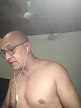 Snapshot of jorge406 chatting on March 2, 2026, 12:11 am jorge406 online show from March 2, 2026, 12:11 am