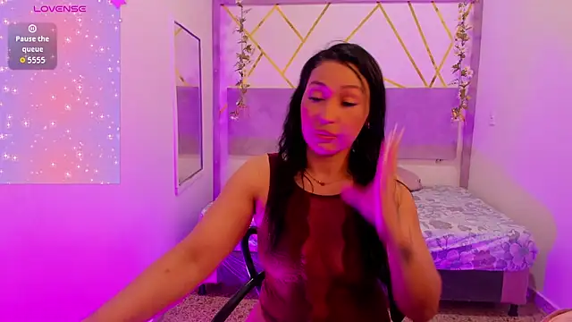 Snapshot of IvyShine7 chatting on December 5, 2025, 7:34 pm IvyShine7 online show from December 5, 2025, 7:34 pm