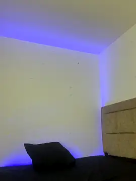 Snapshot of EmilyNoir1 chatting on November 18, 2025, 12:04 am EmilyNoir1 online show from November 18, 2025, 12:04 am