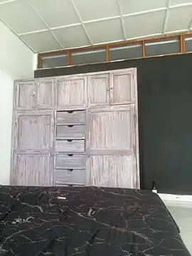 EmilyNoir1 online show from April 4, 2026, 1:50 pm