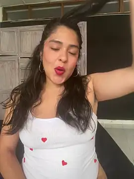 Snapshot of EmilyNoir1 chatting on May 27, 2026, 9:22 pm EmilyNoir1 online show from May 27, 2026, 9:22 pm